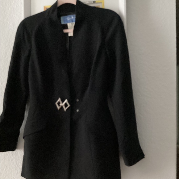 Thierry Mugler high collar V neck black jacket. Vintage black jacket